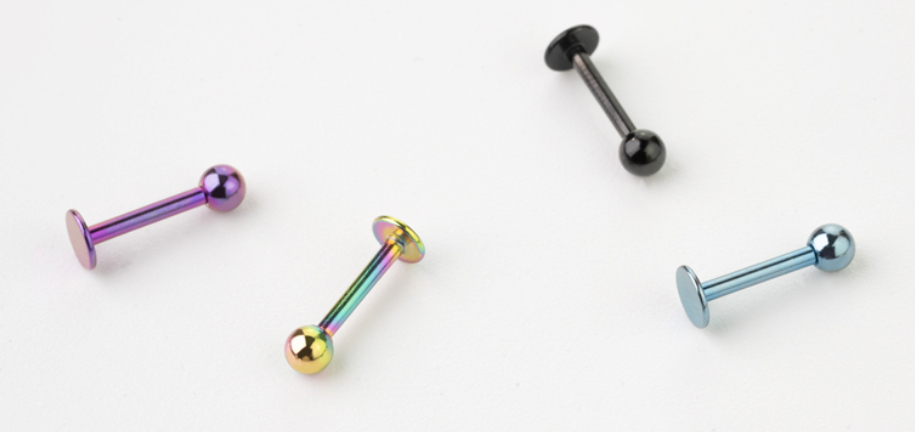 Zoom sur le Piercing Labret : Style, Procédure et Cica