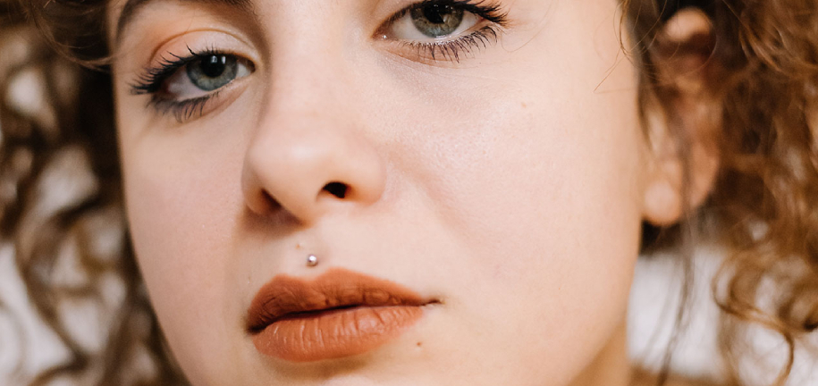 Piercing Médusa : Tendances Mode et Conseils pour les Soins