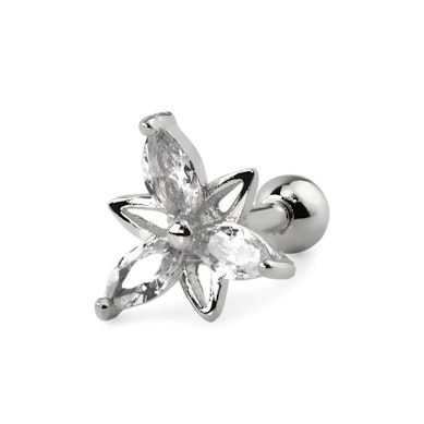 Piercing pour l'oreille avec pétales de fleurs