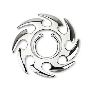 Faux piercing pour le téton avec soleil tribal
