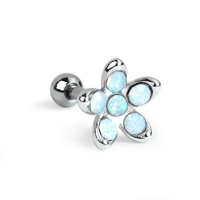 Piercing pour l'oreille avec une fleur incrustée d'opales