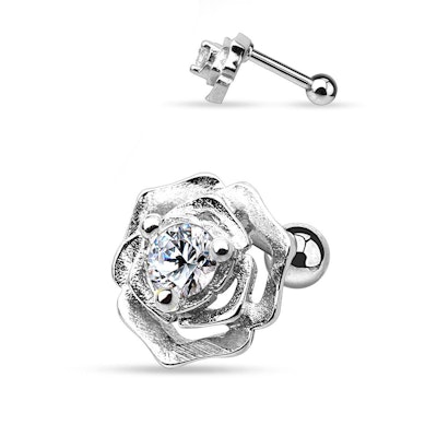 Piercing pour l'oreille avec rose et pierre