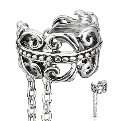 Manchette pour l'oreille avec un coeur et une chaîne celte