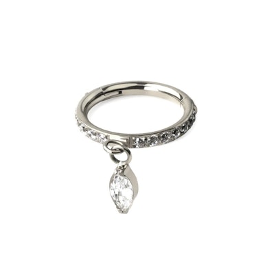 Anneau segment en titane orné de pierres et pendentif taille marquise