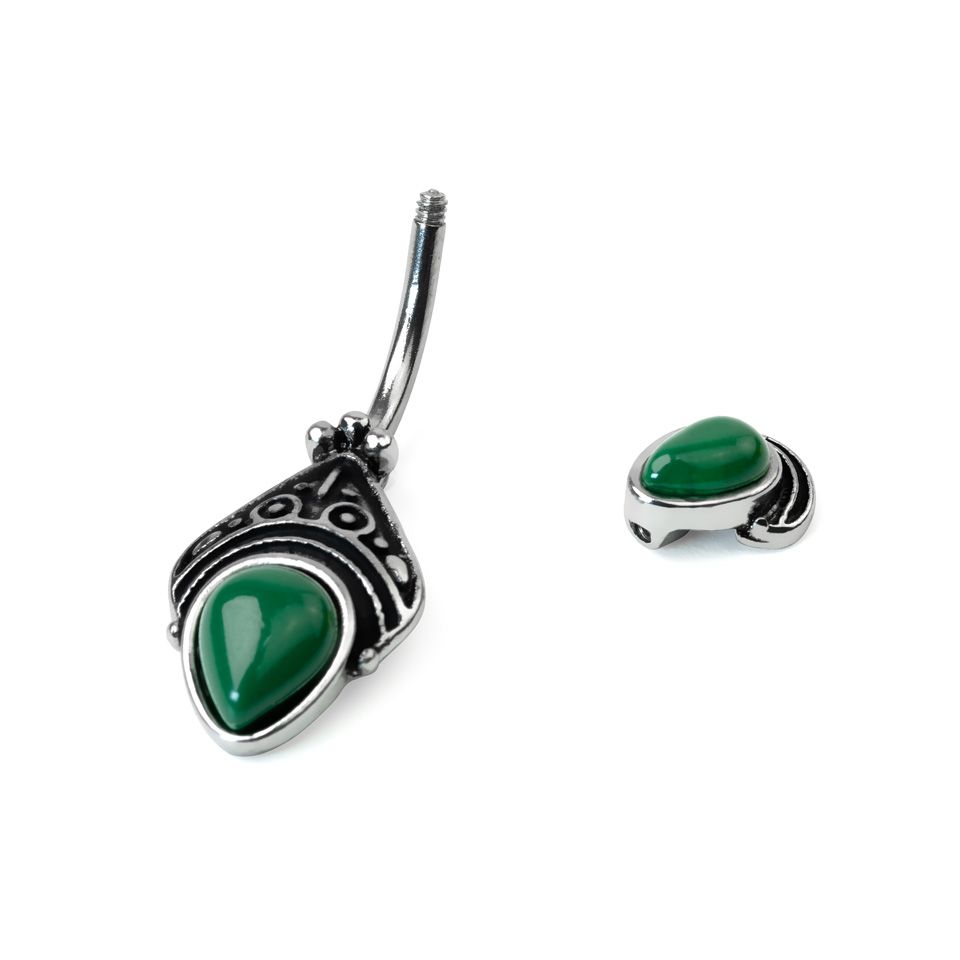 Piercing pour le nombril avec un design antique en filigrane