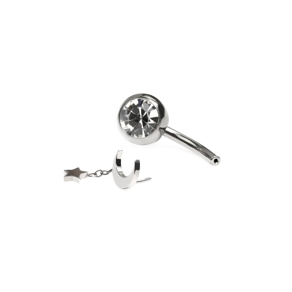 Piercing pour le nombril en titane avec une étoile pendante et une lune