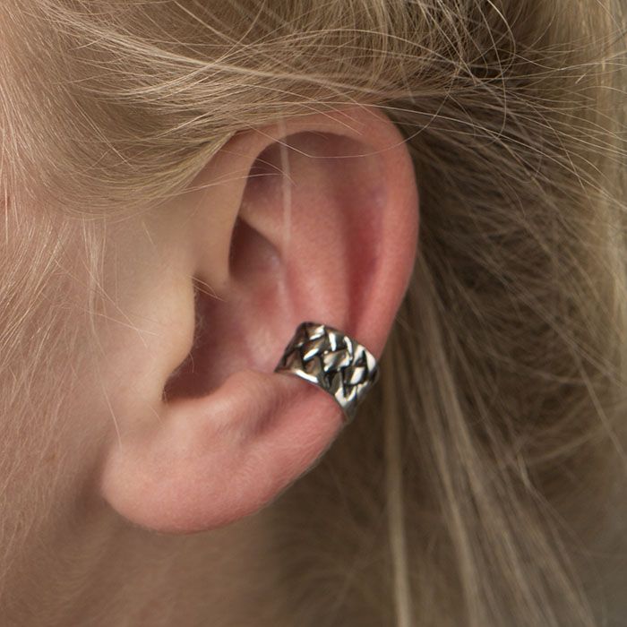 Manchette pour l'oreille avec motif tressé