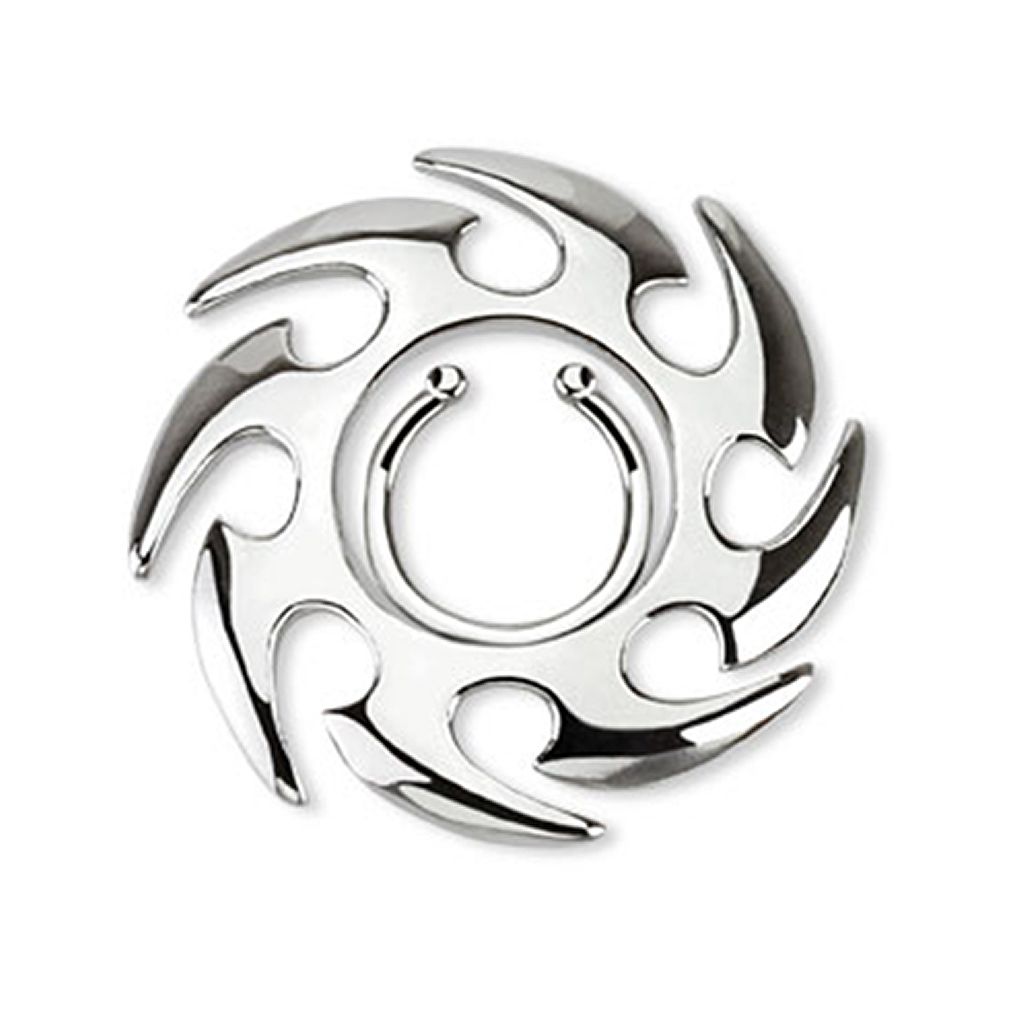 Faux piercing pour le téton avec soleil tribal