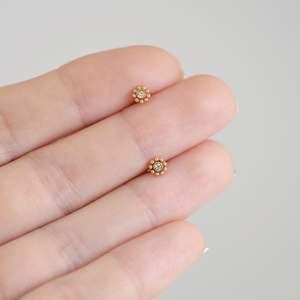 Labret avec filetage interne et des petites perles