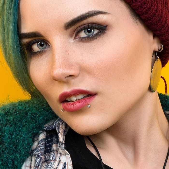 Labret avec tige en bioplast et embout en or 14 carats