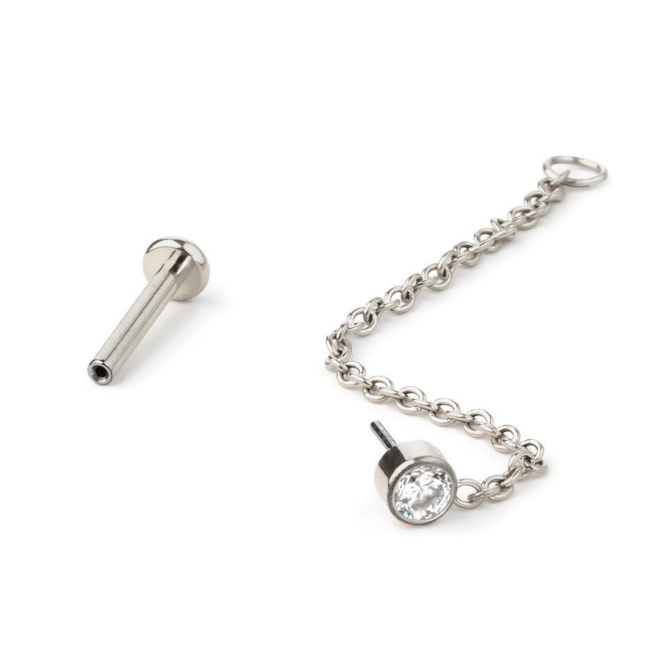 Labret en titane avec une pierre et une chaîne