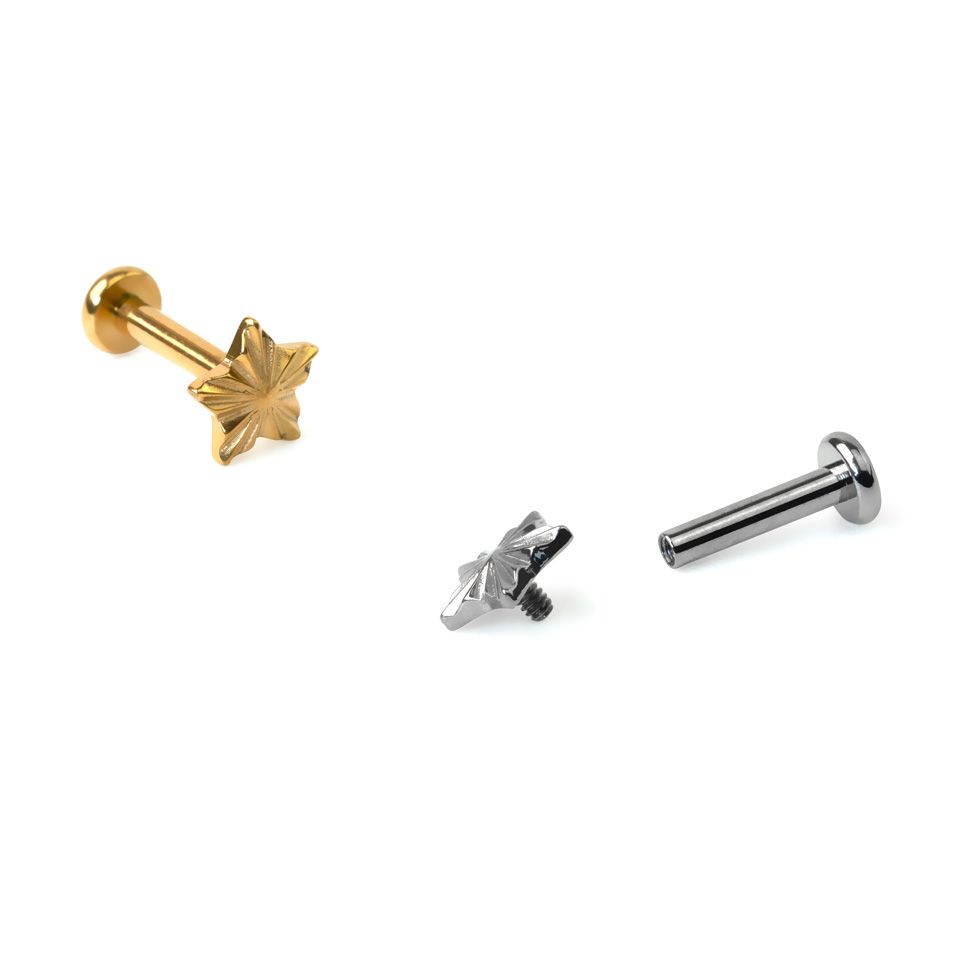 Labret en titane avec design texturé en forme d'étoile