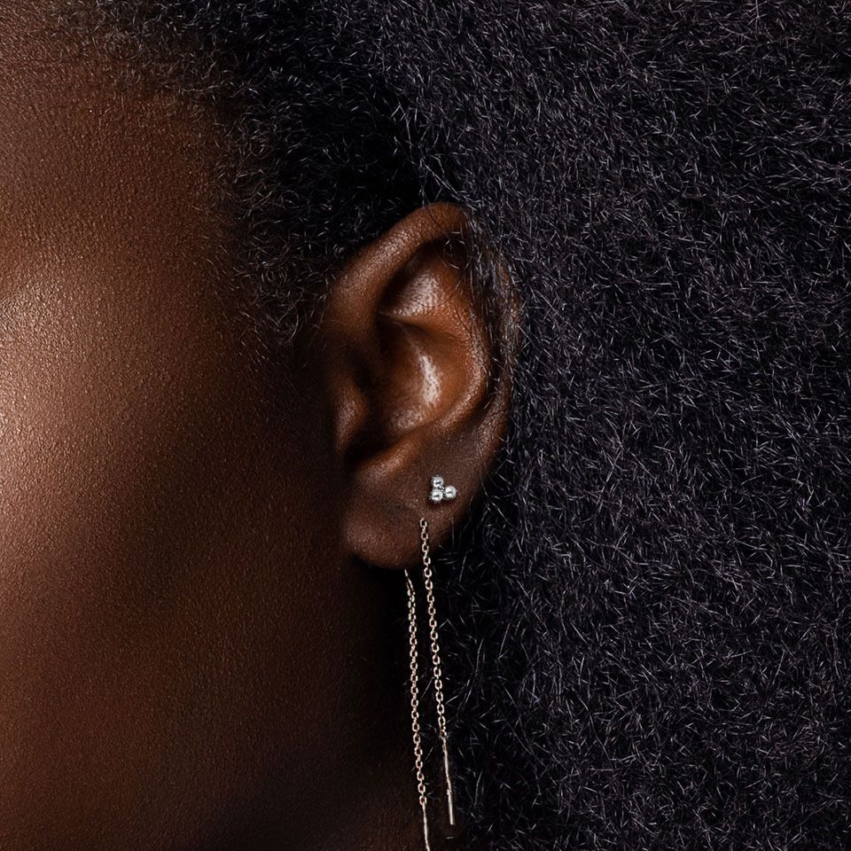 Labret avec un trio de perles de synthèse