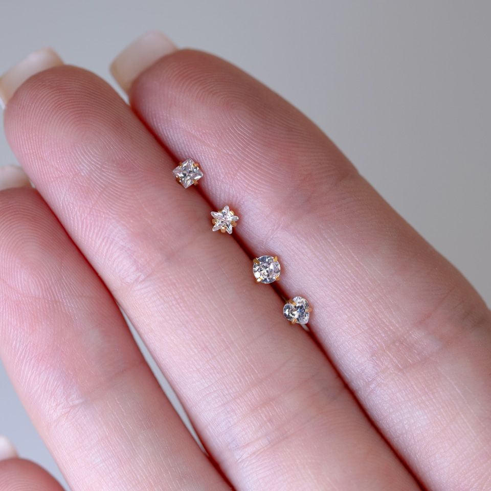 Piercing pour le nez en plusieurs modèles et couleurs