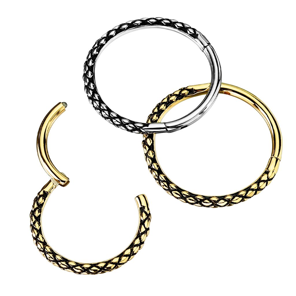 Anneau segment à charnière et design en forme de peau de serpent