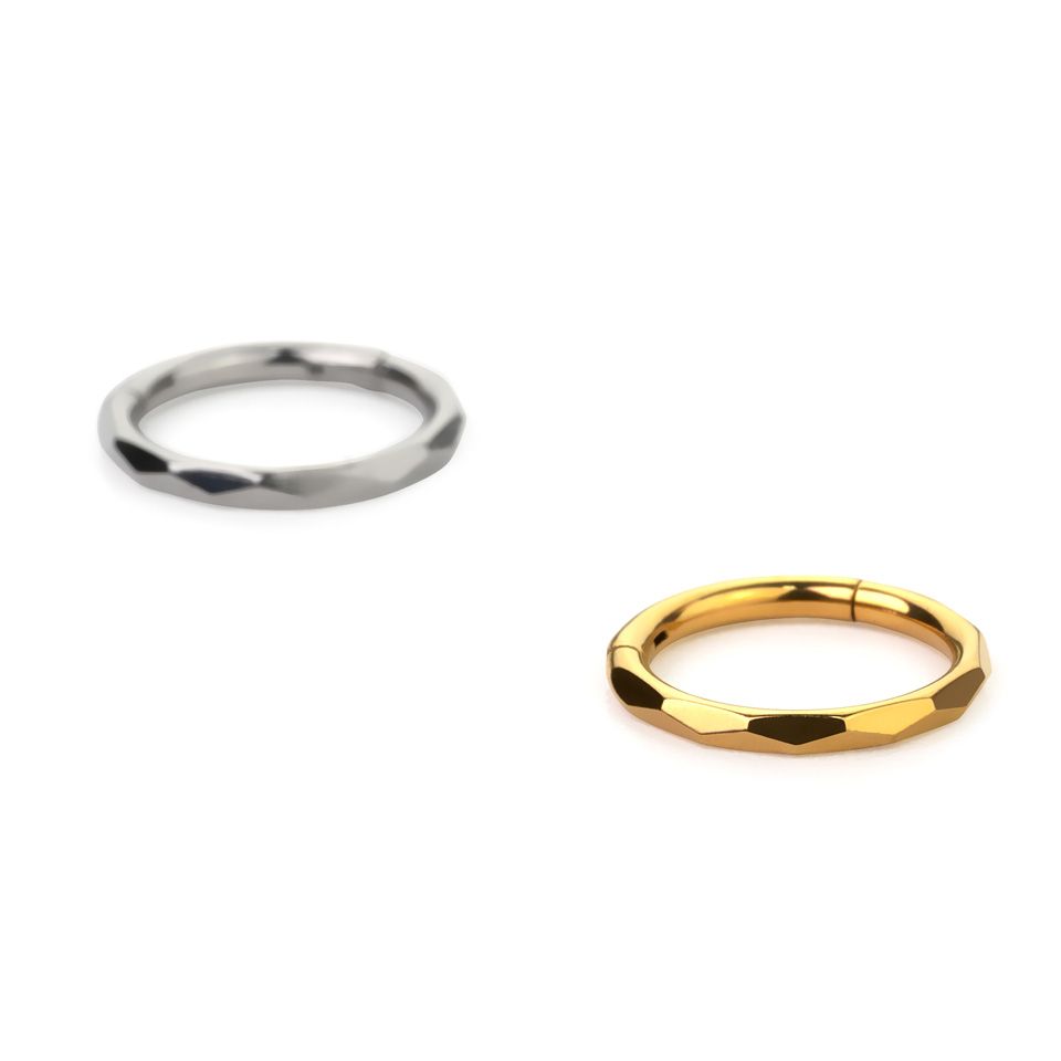 Anneau segment en titane avec motif diamant