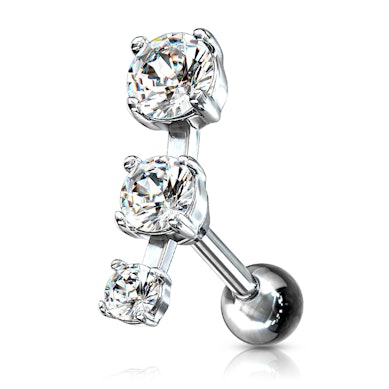 Piercing d'oreille avec une rangée de troispierres