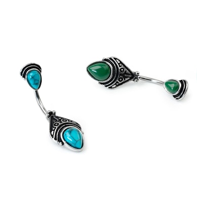 Piercing pour le nombril avec un design antique en filigrane