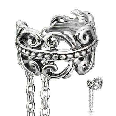 Manchette pour l'oreille avec un coeur et une chaîne celte