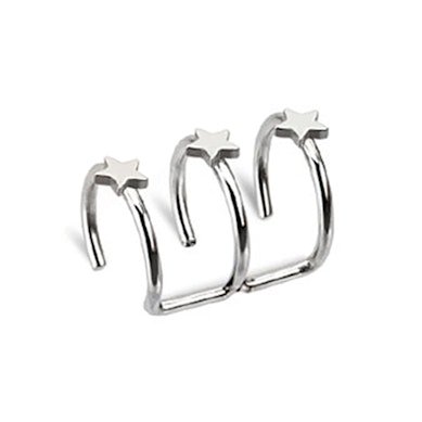 Faux piercing pour l'oreille avec étoiles