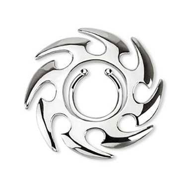 Faux piercing pour le téton avec soleil tribal