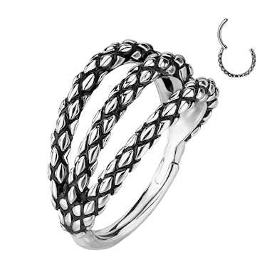 Anneau à charnière avec trois segments et design en peau de serpent