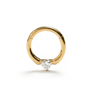 Anneau en titane avec une pierre en forme de cœur