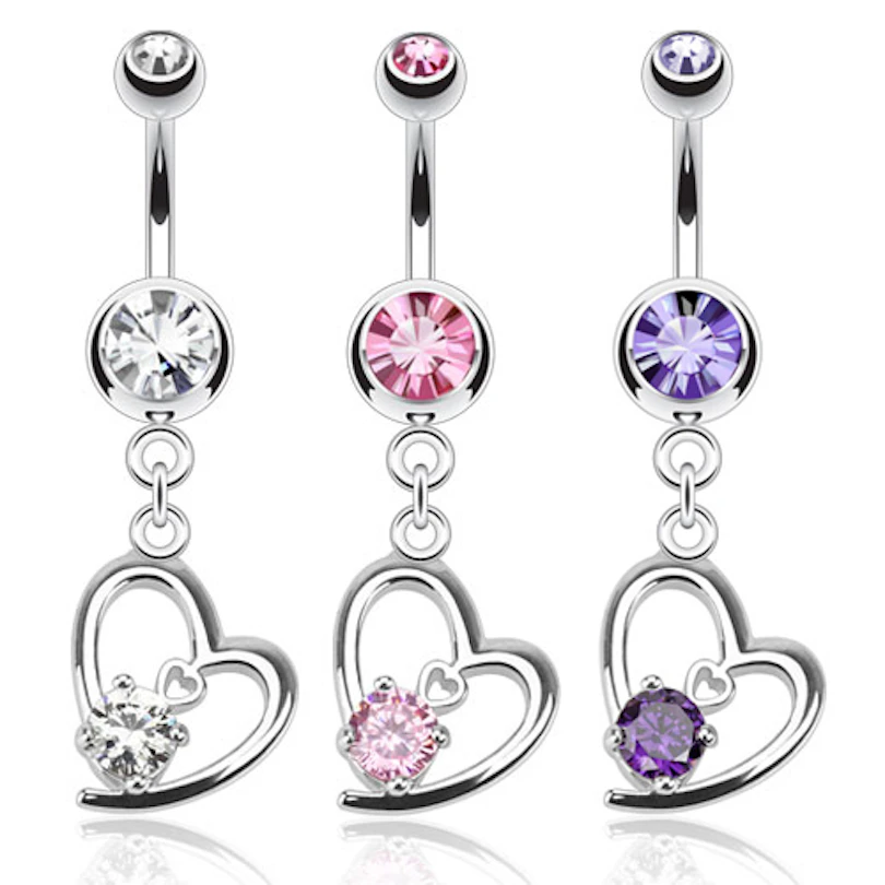 Piercing pour le nombril avec pendentif coeur