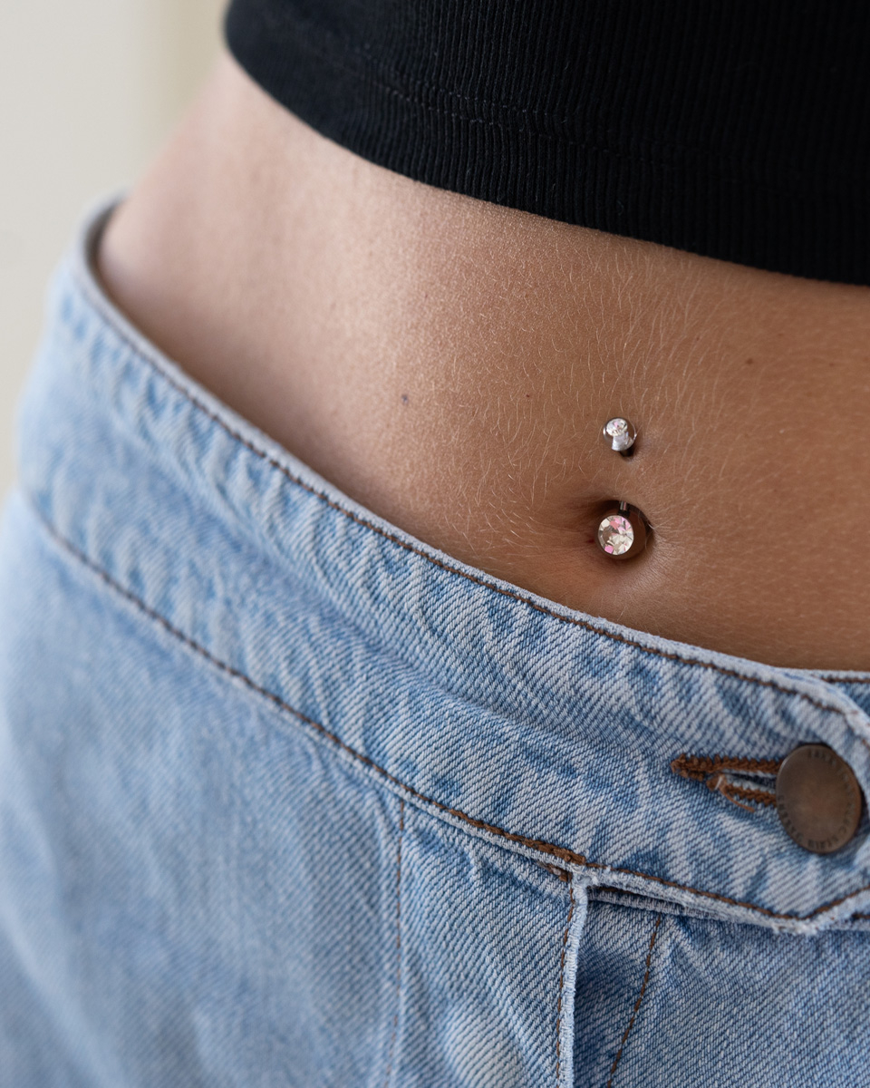 Piercing pour le nombril avec boules en acrylique et pierre