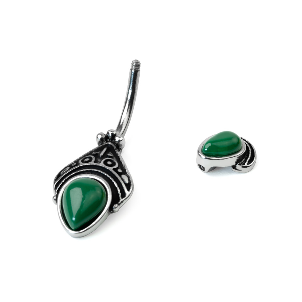 Piercing pour le nombril avec un design antique en filigrane
