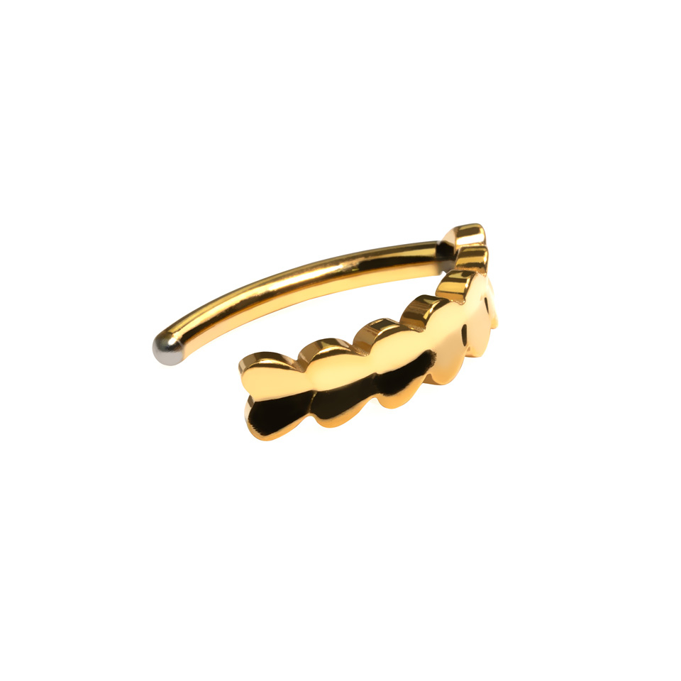 Clicker en titane pour le nombril avec design en forme de cœur