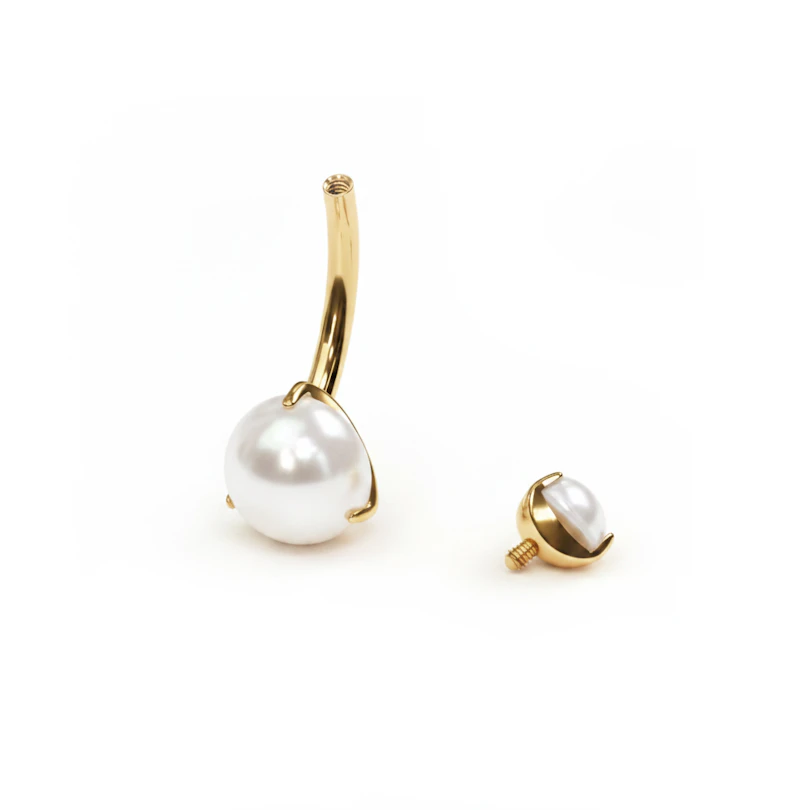 Piercing au nombril en titane orné de perles