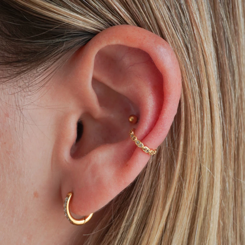 Earcuff orné de paires de pierres