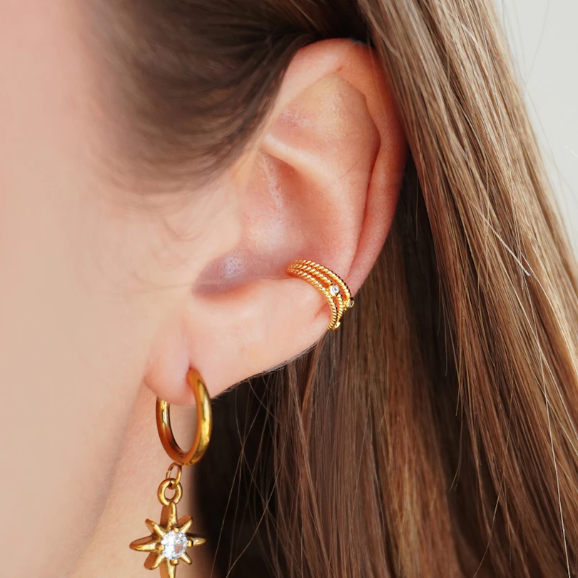 Earcuff triple torsadé avec trois pierres