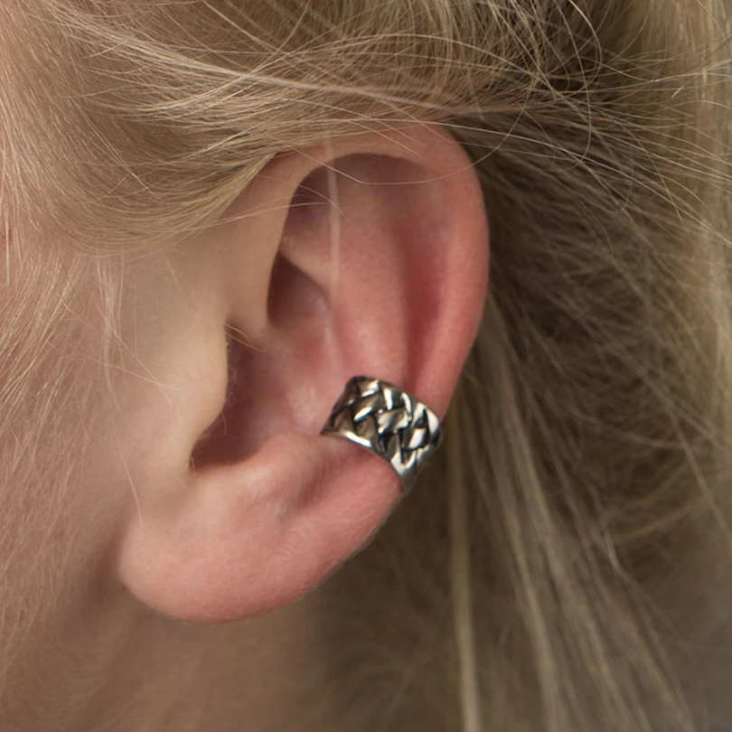 Manchette pour l'oreille avec motif tressé