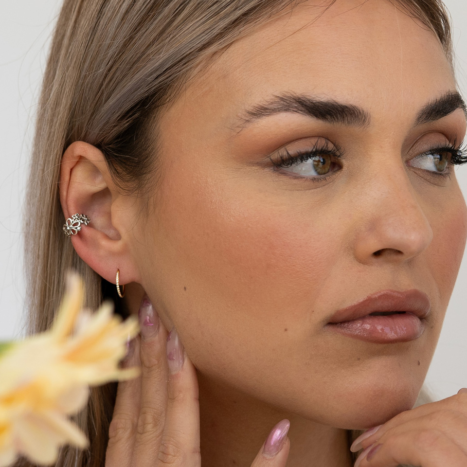 Earcuff en acier chirurgical et design floral