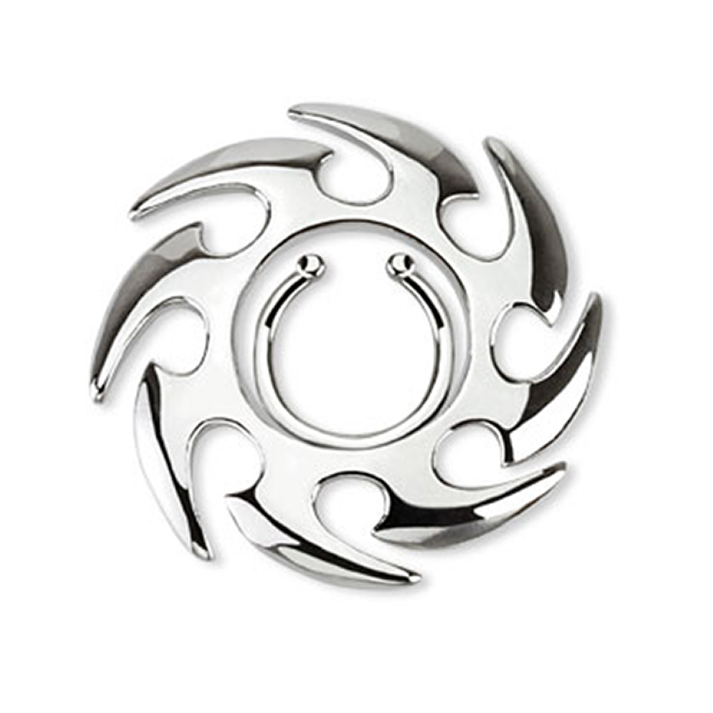 Faux piercing pour le téton avec soleil tribal