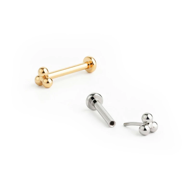 Labret push-in en titane avec boules sur la partie supérieure