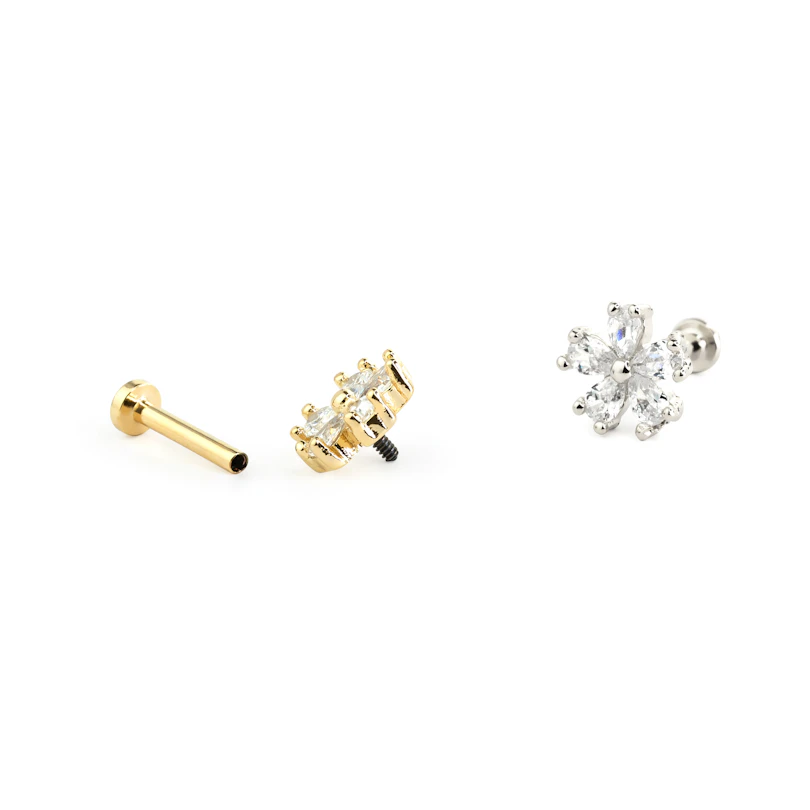 Labret avec filetage interne et une fleur avec cinq pétales