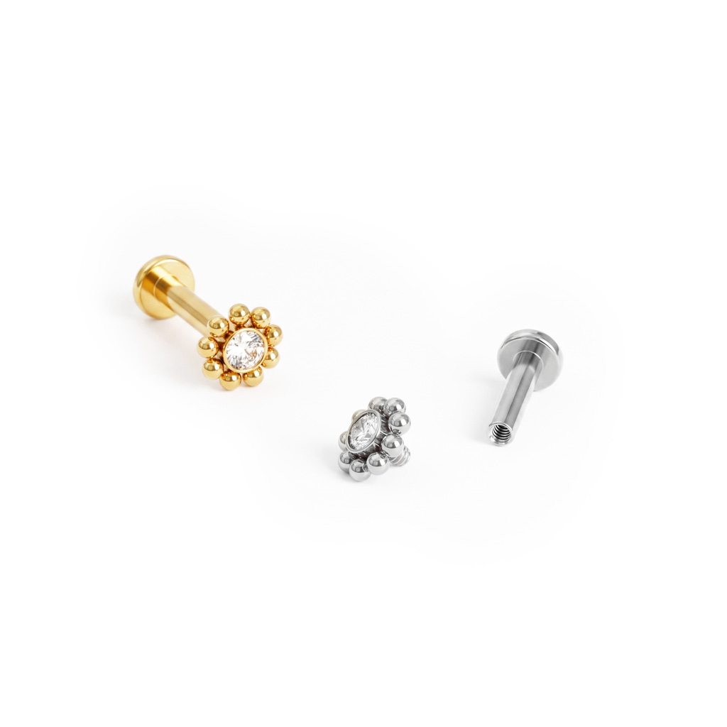 Labret avec filetage interne et des petites perles
