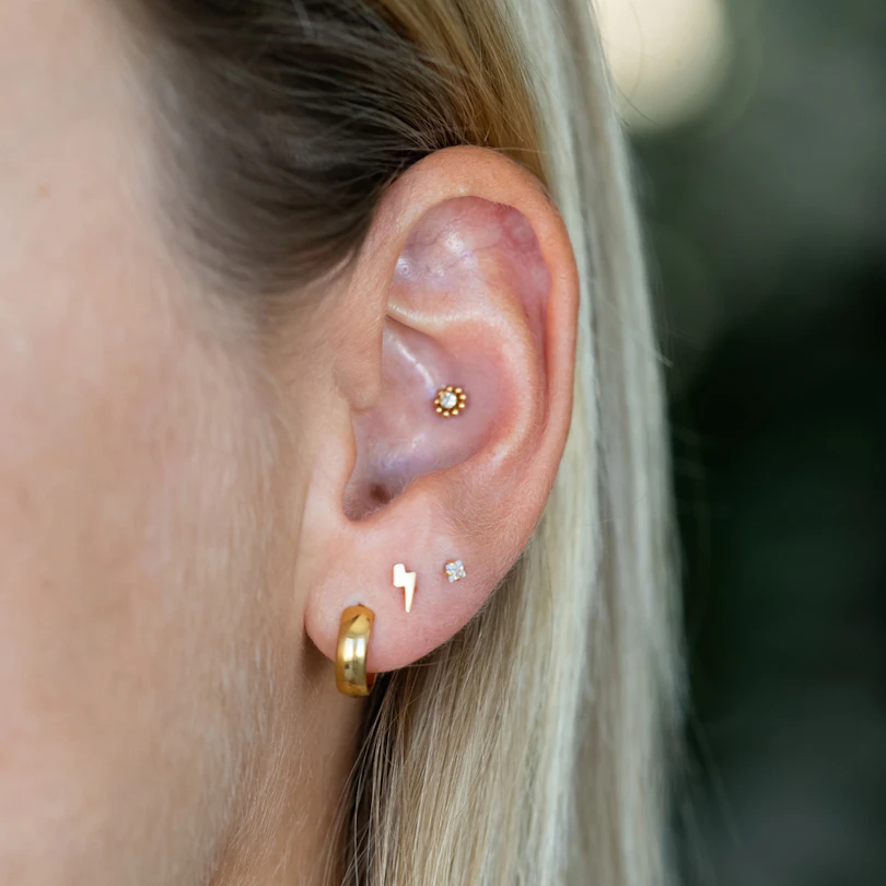 Labret avec filetage interne et des petites perles