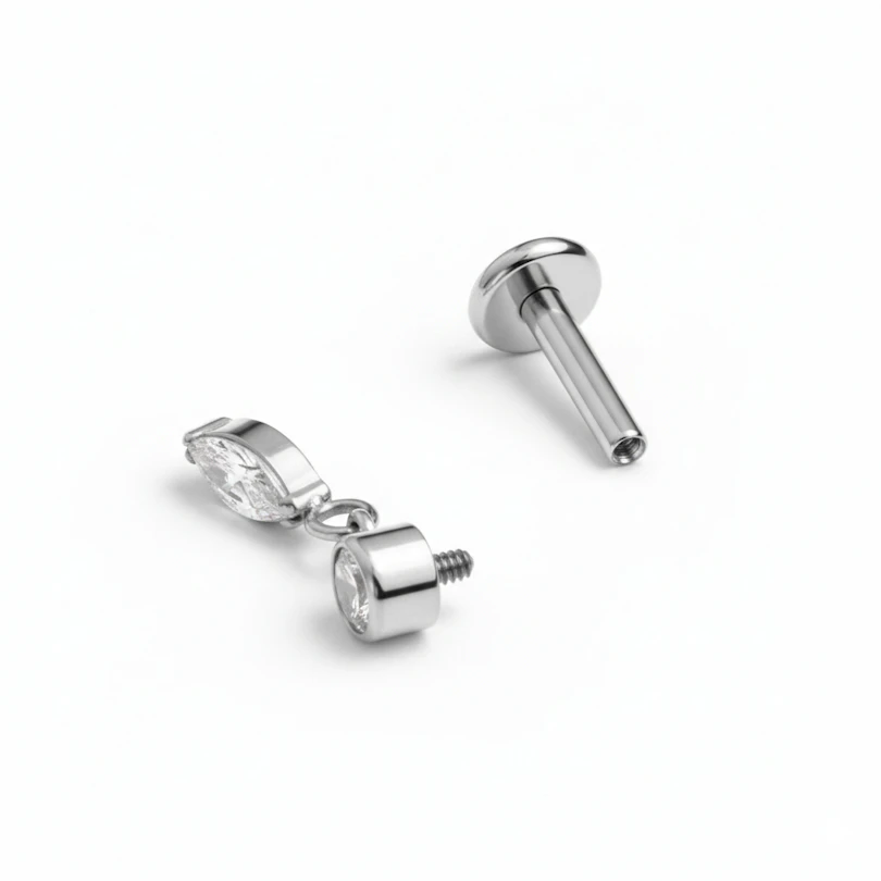 Labret en titane avec pierre pendante taillée en marquise