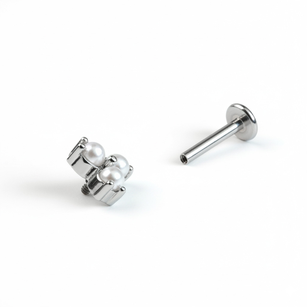Labret avec un trio de perles de synthèse