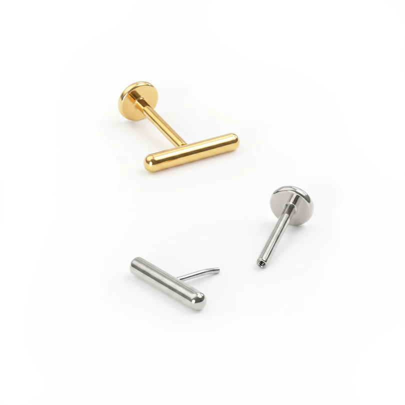 Labret en titane avec une barre