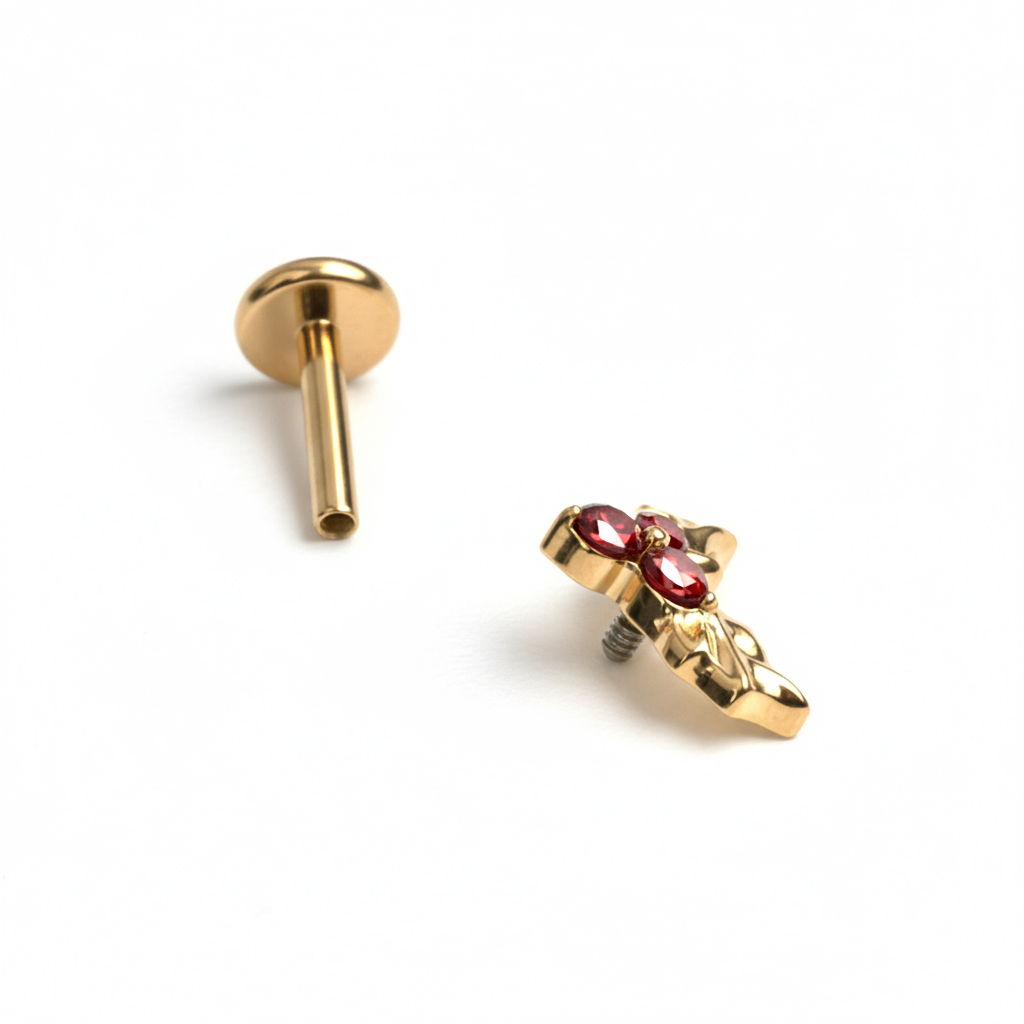 Labret en titane et feuilles de houx