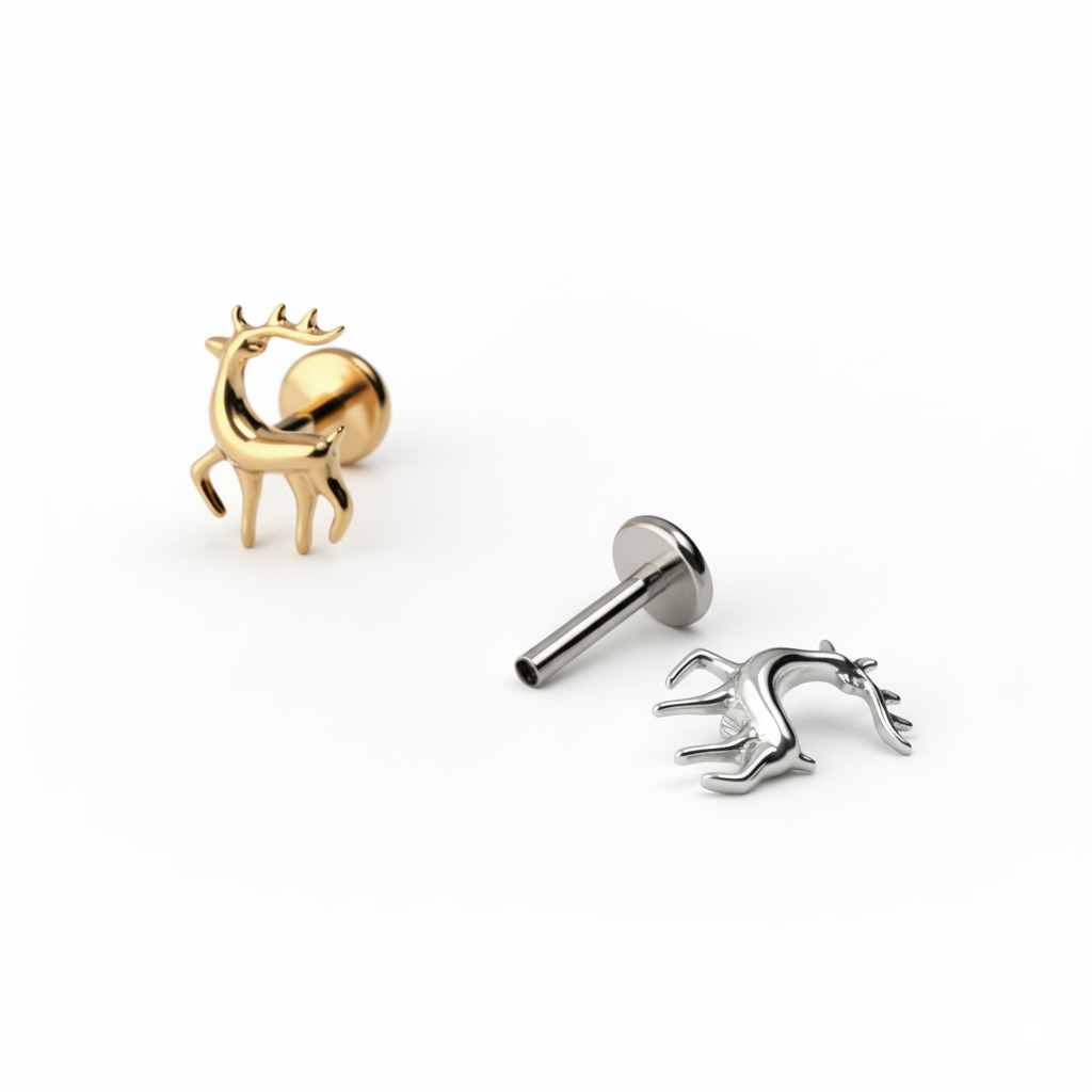 Labret en titane avec un renne