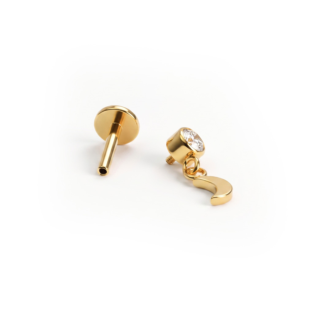 Labret en titane avec charm pendant en forme de lune