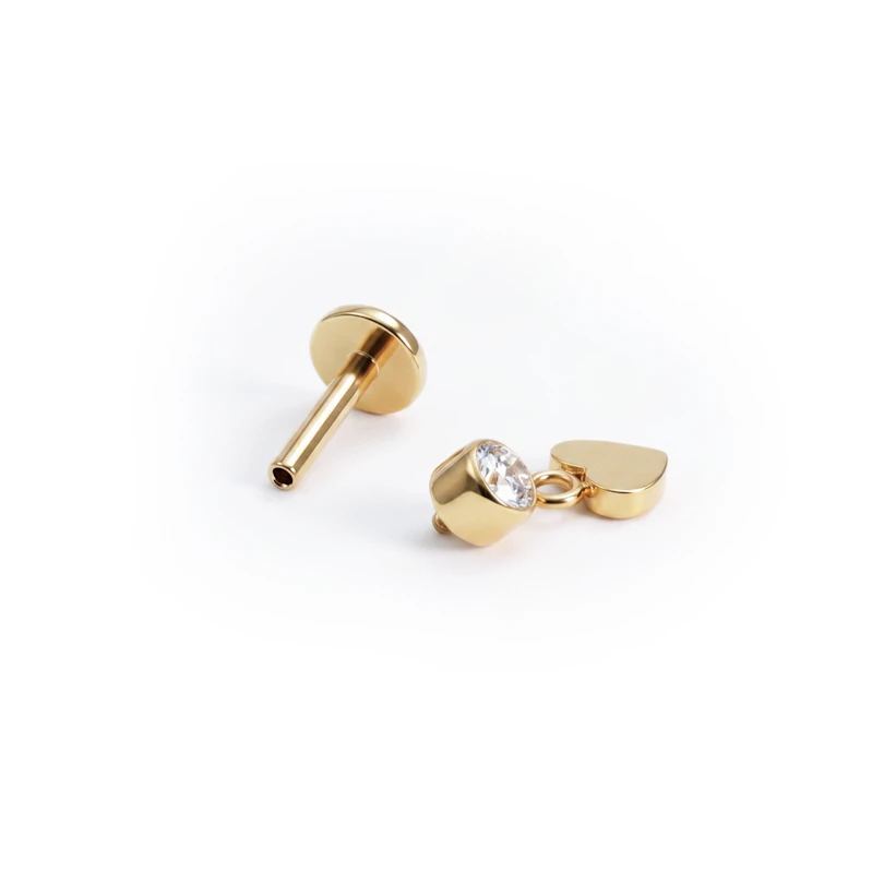 Labret en titane avec charm pendant en forme de cœur