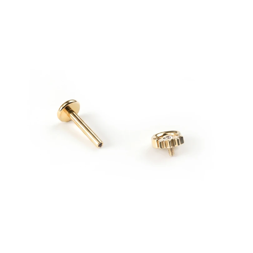 Labret en titane avec motif soleil et lune