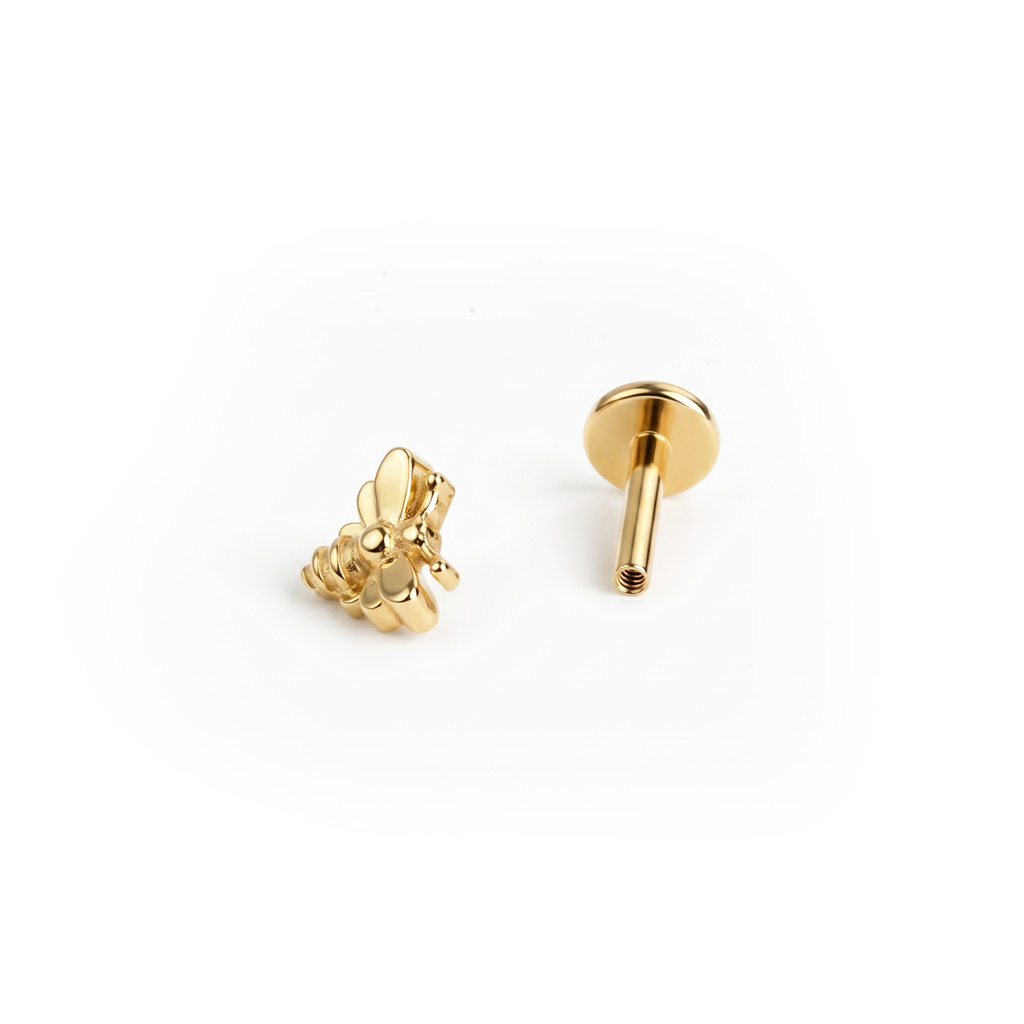 Labret en titane à motif abeille